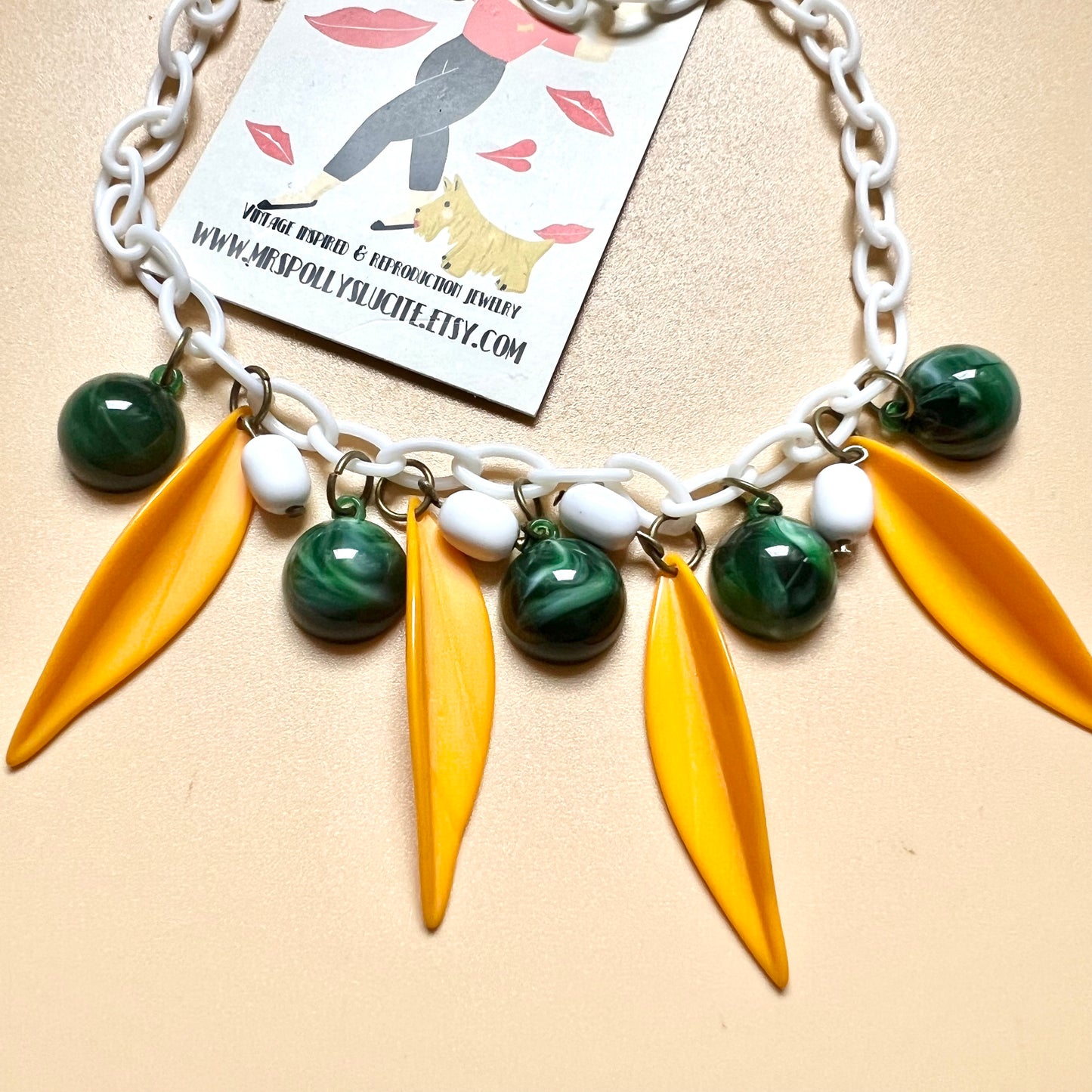 Long leaves necklace