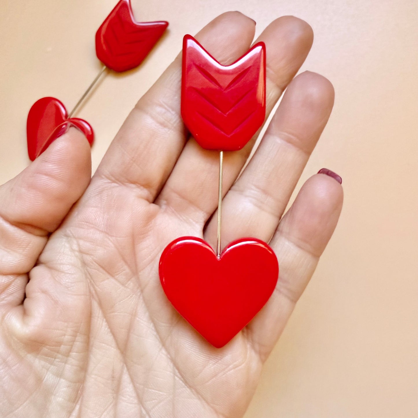 Cupid Arrow stick pin brooch