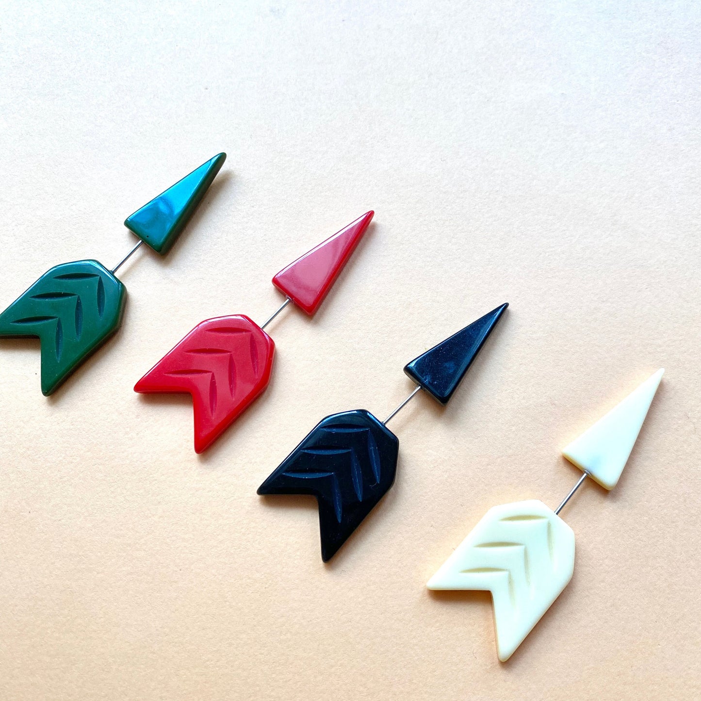 Elegant Black Poison Arrow Stick Pin Resin Brooch