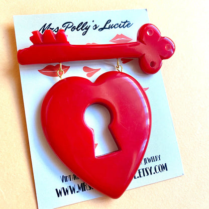 Heart and key brooch