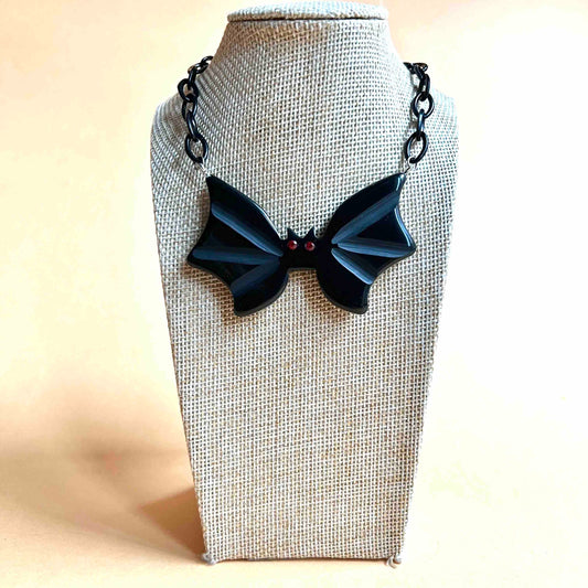 Les Vampires Necklace