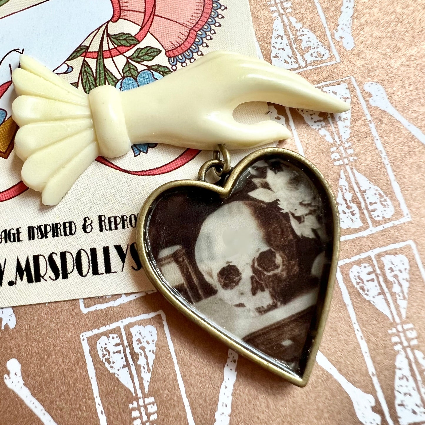 Memento Mori Victorian Mourning Hand brooch