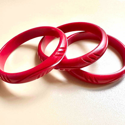 Waves Red Resin Bangle